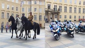 Přehlídka na Pražském hradě při příležitosti 100 let od ceremoniálu legionářů ve francouzském Darney