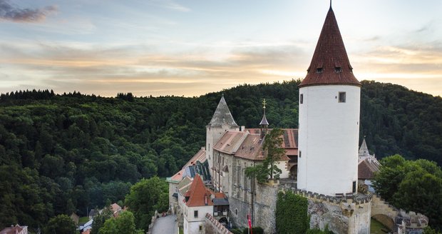 Křivoklát zve na Noir film festival – čtyři promítací místa a čtyři desítky filmových projekcí.