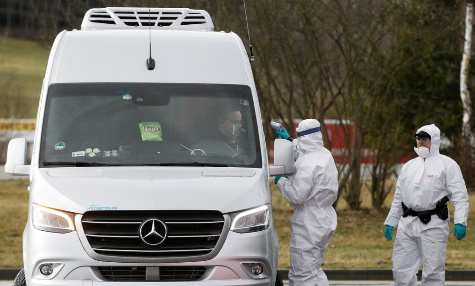 Policisté na česko-německé hranici a kontroly kvůli koronaviru
