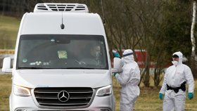 Policisté na česko-německé hranici a kontroly kvůli koronaviru