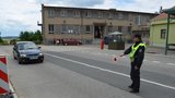 Policie zadržela dalších devět uprchlíků, tentokrát i s převaděči 