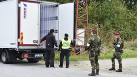 Společné cvičení policistů a vojáků na českých hranicích