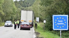 Cvičení zaměřené na kontrolu hranic s Rakouskem se v Česku konalo i loni v září, kdy se zapojila také armáda.České hranice při něm kontrolova kolem 350 policistů a vojáků