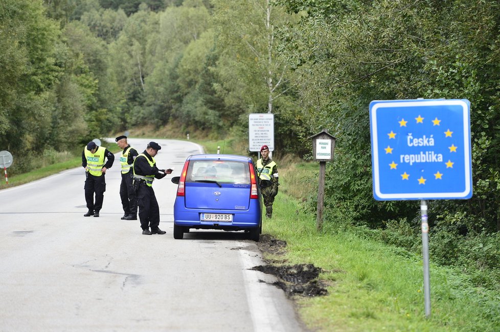 Cvičení zaměřené na kontrolu hranic s Rakouskem se v Česku konalo i loni v září, kdy se zapojila také armáda.České hranice při něm kontrolova kolem 350 policistů a vojáků