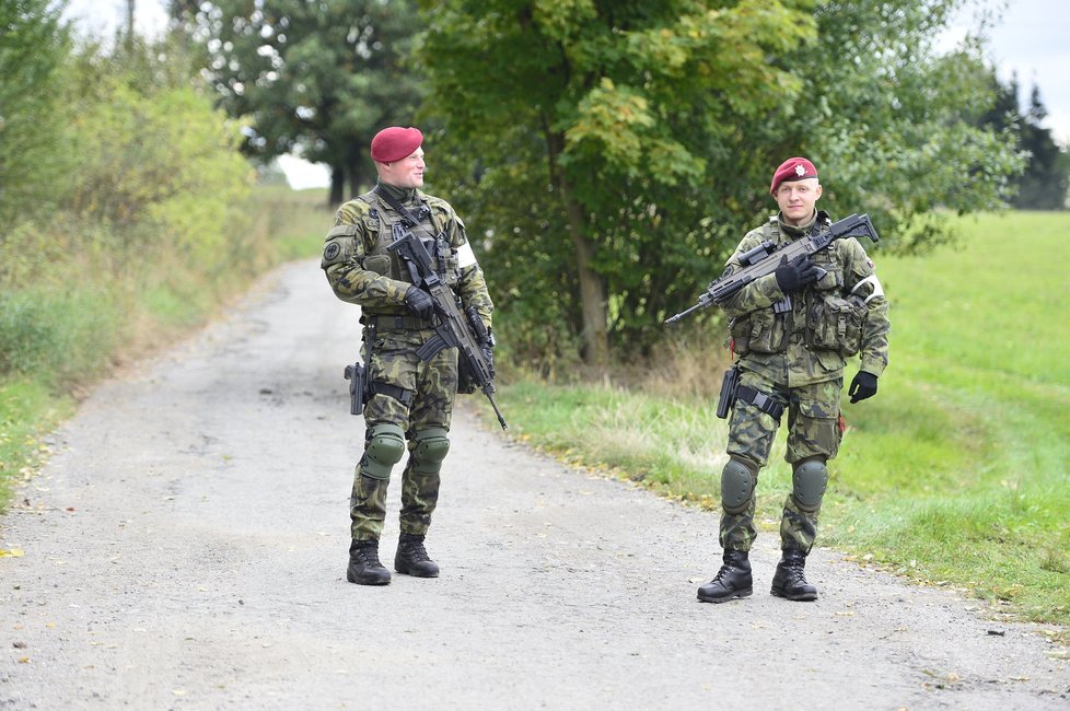České hranice kontroluje při cvičení kolem 350 policistů a vojáků.