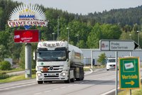 Češi přes Rakousko projedou do Itálie. A Vídeň ruší omezení na cesty do Chorvatska a Řecka