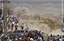 Horor na čínské řece Čchien-tchang: Čekali vlnky, přišla tsunami!