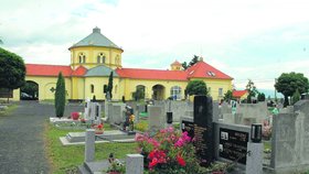 Na hřbitově v Jirkově bude na prodej 41 hrobek
