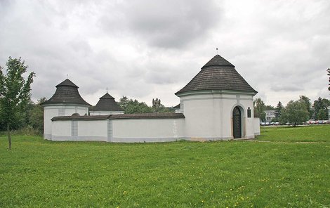 Dolní  hřbitov, na němž  je údajně  pohřben zlý správce Ulrich.