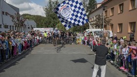 Josef (60) objel na vysokém kole sedmkrát celou zeměkouli, nyní pomáhá onkologicky nemocným dětem.