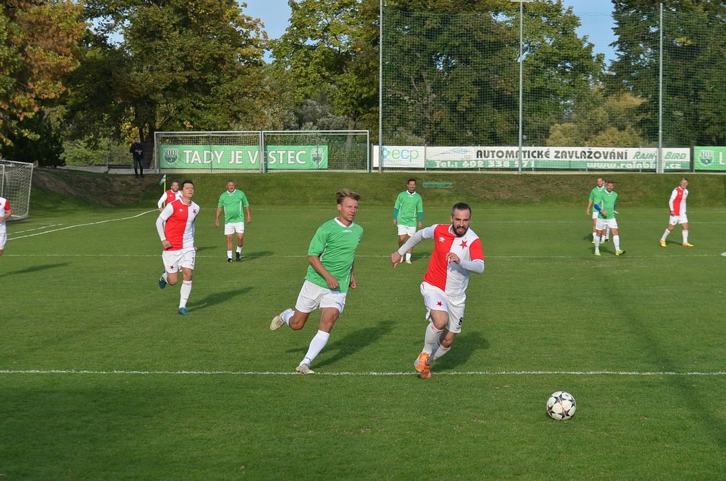 Hrdličkovi se s tátou (†56) rozloučili na fotbalovém hřišti