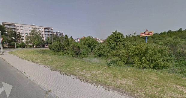 V Hrdlořezích plánují výstavbu nového bytového komplexu mezi Spojovací a ulicí V Třešňovce.