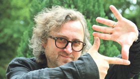 Největším oblíbencem Jana Hřebejka je režisér Woody Allen, kterého Hřebejk potkal v roce 2004 v Americe, ale kvůli své špatné angličtině se ho styděl oslovit