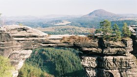 Pravčická brána, jeden z unikátních výtvorů přírody leží v Českém Švýcarsku