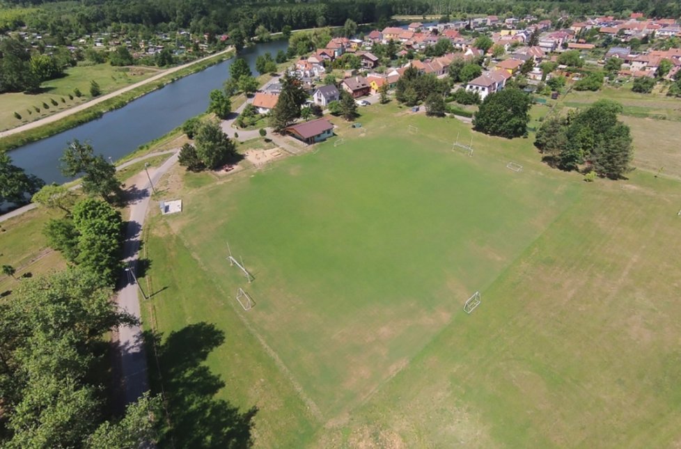 Hřiště Pastvisko ve Staré Břeclavi slouží nejen fotbalistům, ale i ragbystům.