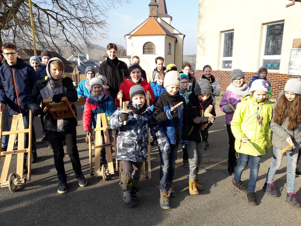 Boršice - trakaře, rehtačky, klapače - nahradily zvony