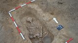 V hrobech byli »skrčenci«: Archeologové odkryli v Rajhradě pozůstatky osídlení z domy kamenné