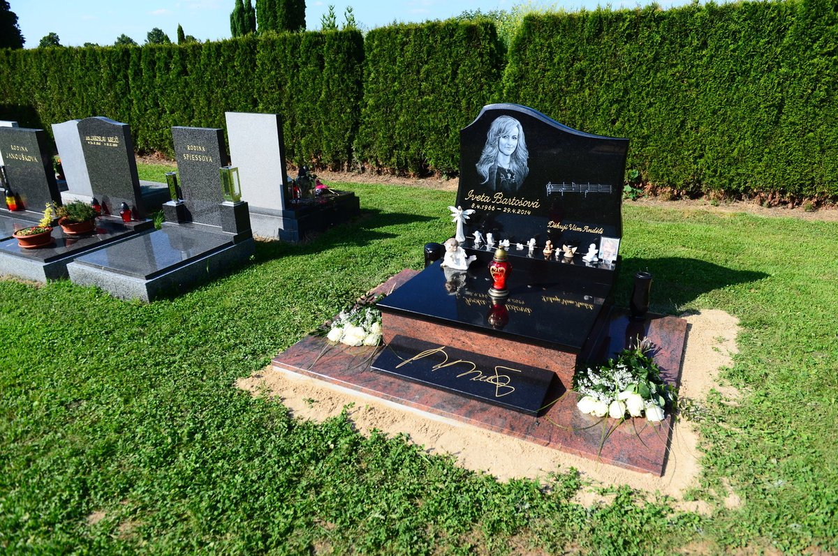 Hrob Ivety Bartošové
