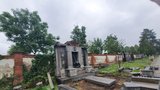 Nový Jičín opravuje čestné hroby významných rodáků: Letos pět náhrobků za 900 tisíc
