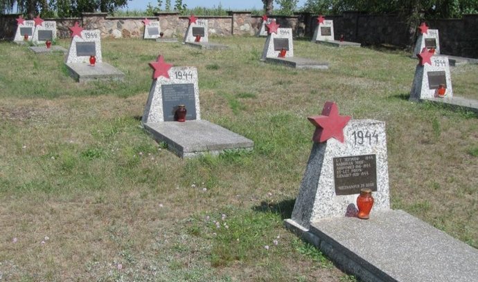 Hroby sovětských vojáků v Milejczycích