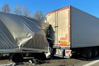 Komplikace na D1 ve směru na Prahu: Provoz po hromadné nehodě byl obnoven, záhy došlo k další havárii