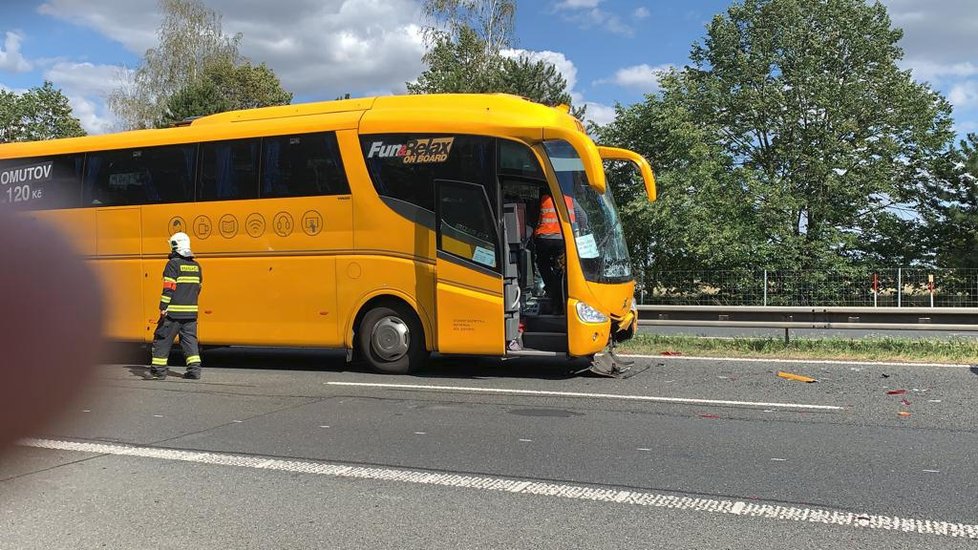 Nehoda na dálnici D10 uzavřela cestu ve směru na Prahu.