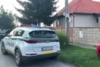 Syn našel maminku (†81) ubodanou a okradenou. Policie zajišťovala stopy několik hodin