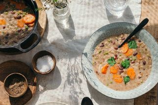 Hrstková polévka s vločkami: Recept našich předků na chutný pokrm ze zásob