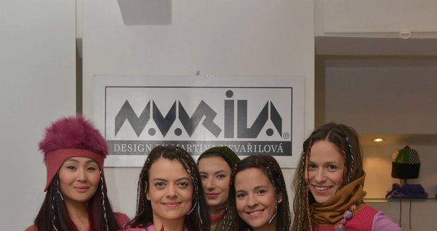 Herečky si zahrály na modelky na přehlídce Martiny Nevařilové.