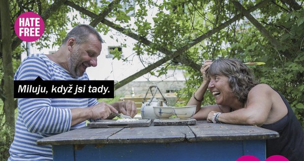 Herci Radek Holub a Bára Hrzánová