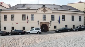 Kvůli rekonstrukci vlády teď Andrej Babiš úřaduje v Hrzánském paláci na Hradčanech