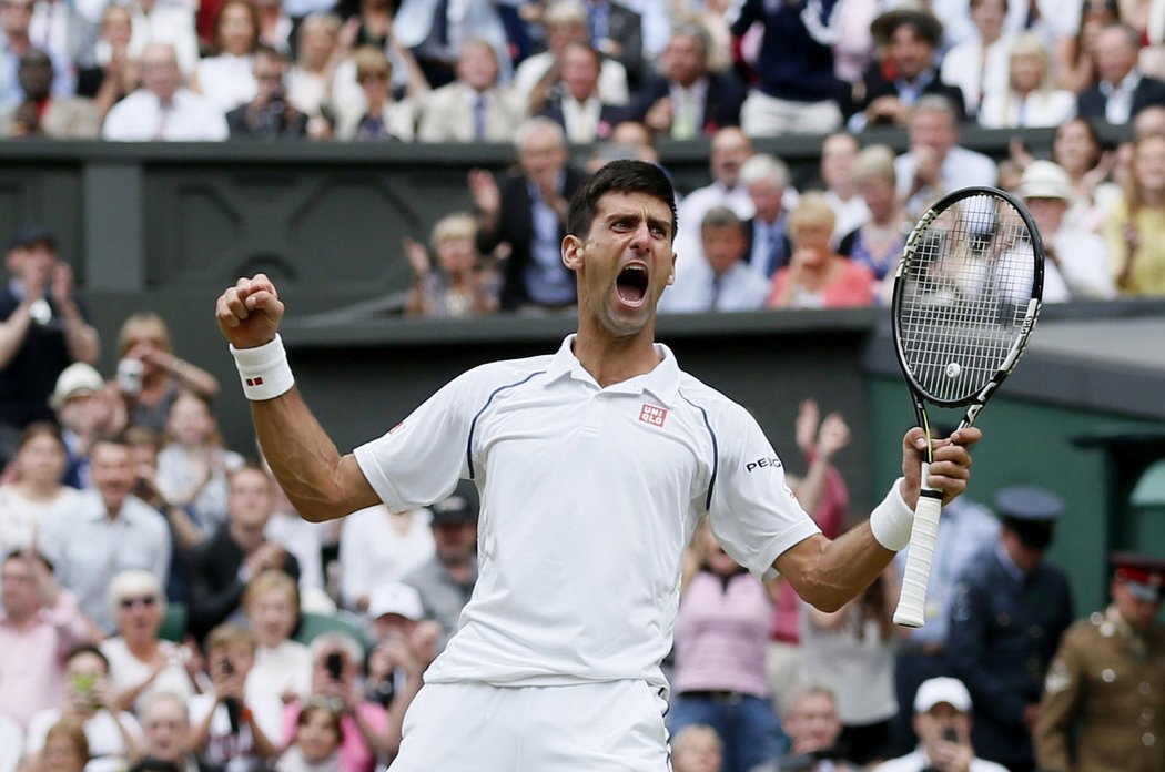 Djokovič v euforii! Potřetí v kariéře vyhrál Wimbledon