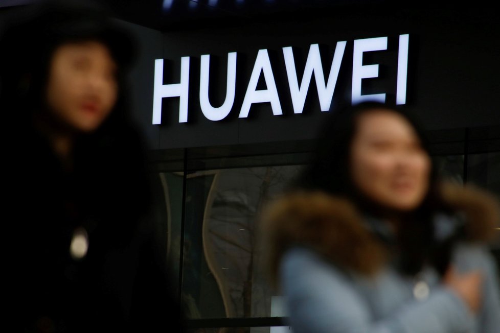 Huawei má v Americe tři měsíce na to, aby upravil své aktivity a nedošlo ke kolapsu systémů.