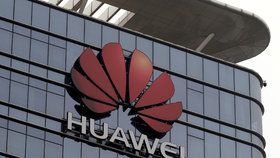 Huawei rozdává tučné odměny. Zaměstnance cení za „boj s Američany“