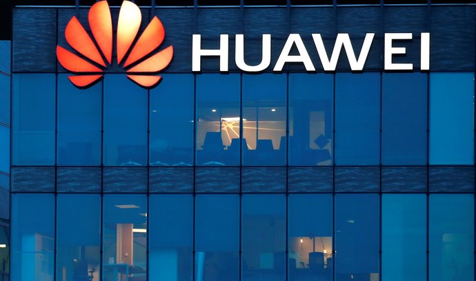 Prodeji počítačů reaguje Huawei na americké sankce, kvůli kterým přišla společnost o pozici největšího prodejce chytrých telefonů