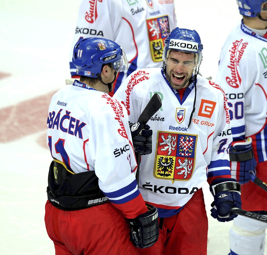 Petr Hubáček (vlevo) v rozpravě se svým hokejovým dvojčetem Zbyňkem Irglem