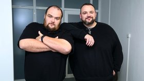 Bratři vážili dohromady 372 kilo! Proč se jeden z nich cítil méněcenný? 