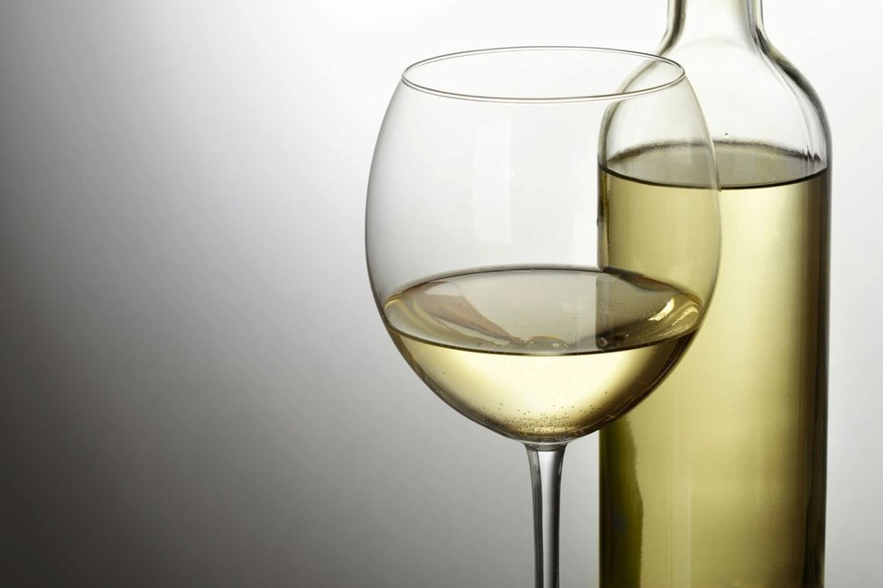Jedna sklenka vína denně je lepší než abstinence? (ilustrační foto)