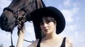 Amelie Siba, loňská vítězka ceny Apollo si nadělila album Love Cowboys.