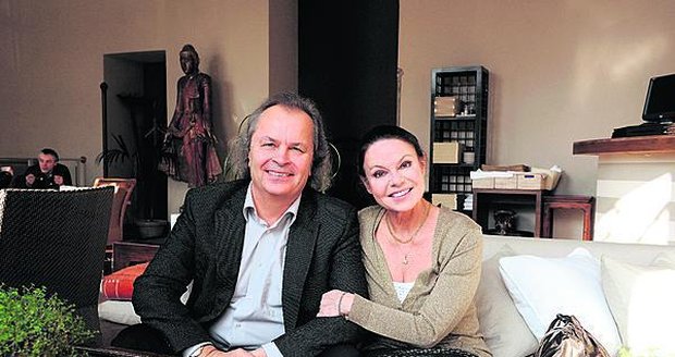 Eva a Václav Hudečkovi před pár dny oslavili 35 let od svatby.