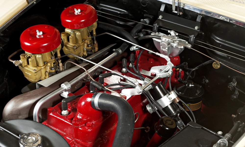 K pohonu zadních kol Hudsonu Italia byl zvolen řadový šestiválec s objemem 3,3 litru a nejvyšším výkonem 116 k (85 kW).