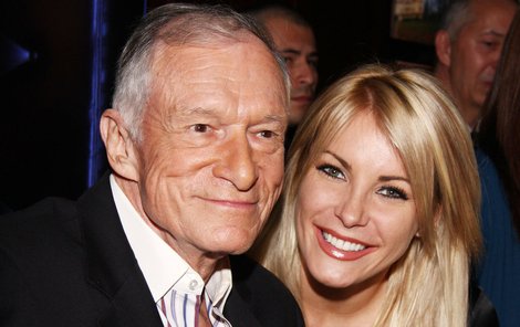 Hugh Hefner se snoubenkou Crystal Harris.