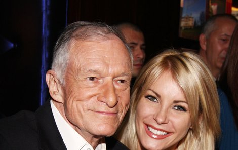 Hugh Hefner se snoubenkou Crystal Harris.