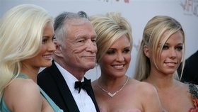 Hugh Hefner se svými zajíčky