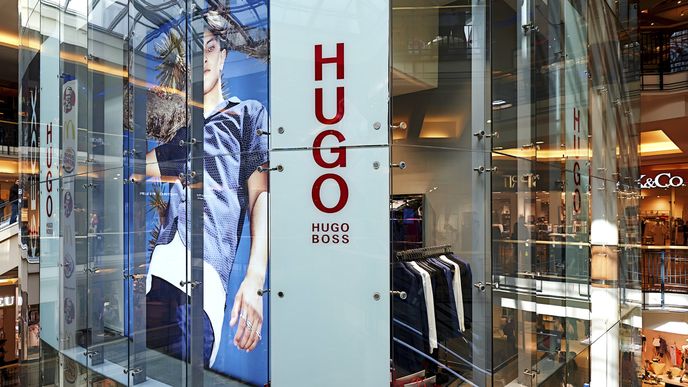 Do portfolia Premium Fashion Brands patřila i část tuzemských prodejen značky Hugo Boss. Do portfolia Premium Fashion Brands patřila i část tuzemských prodejen značky Hugo Boss.