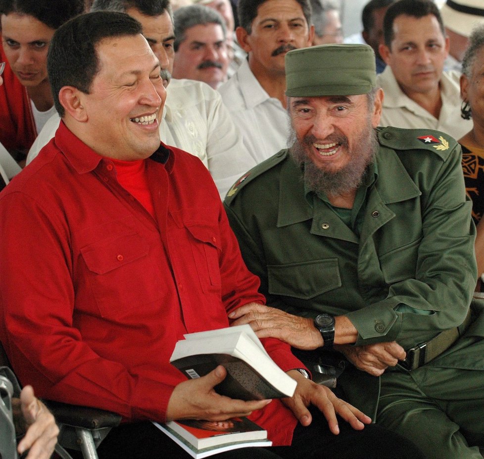 Hugo Chavez a Fidel Castro, dva nejsilněšjí osobnosti levicoví politici Střední a Jižní Ameriky