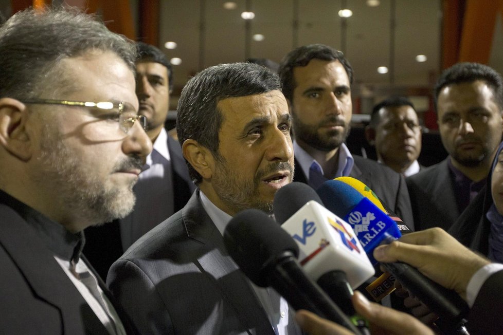 Mahmúd Ahmadínežád dorazil na venezuelské letiště