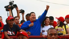 Chávez se zdraví se svými fanoušky