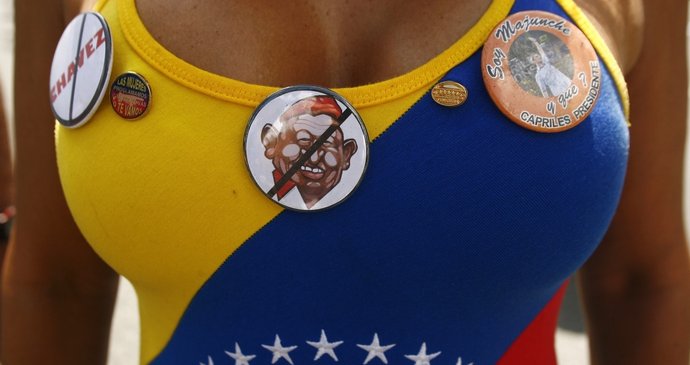 Tahle prsa posílají prezidentu Chávezovi jasný vzkaz: U vlády ho už nechtějí