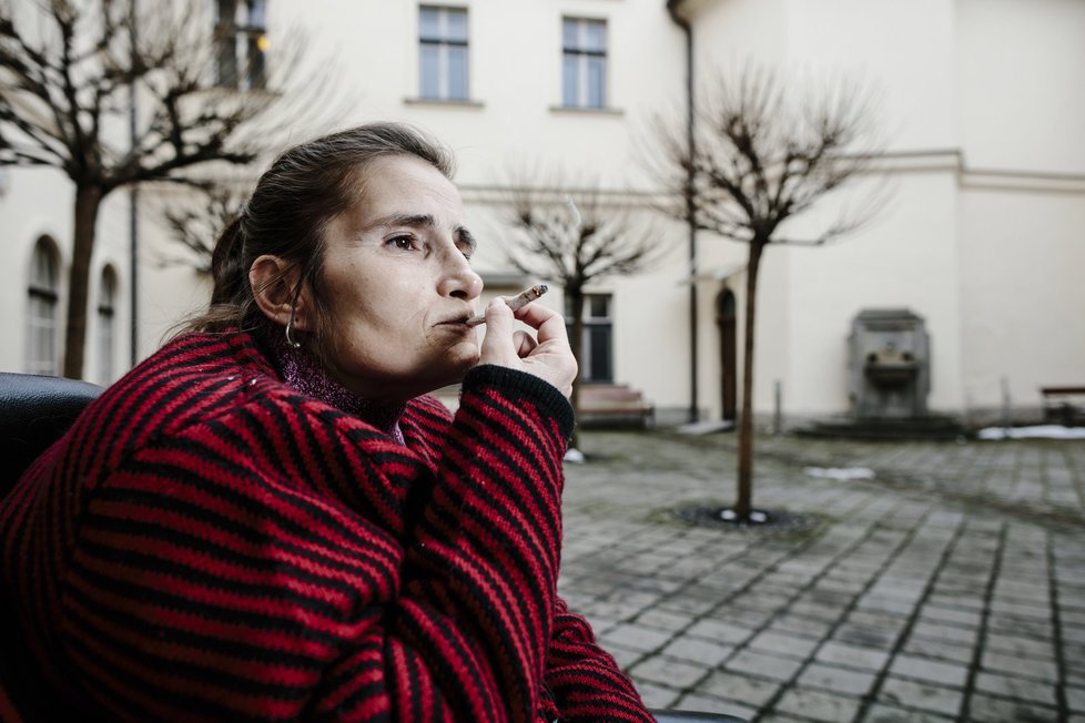 Martina Kafková trpí roztroušenou sklerózou, díky které má ochrnutá střeva. Konopí potřebuje stejně jako zdraví lidé vzduch.